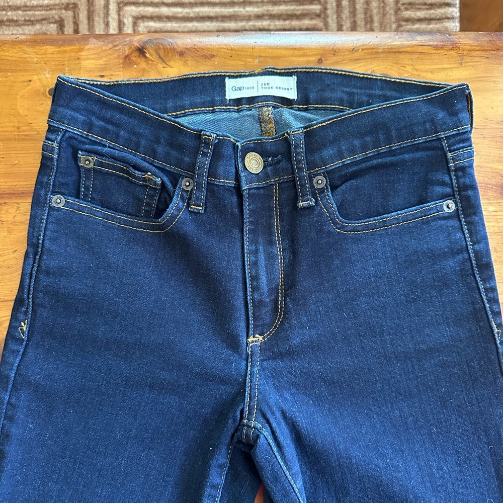 NWOT GAP Women's True Skinny Dark Wash Blue Jeans Sz 26/2